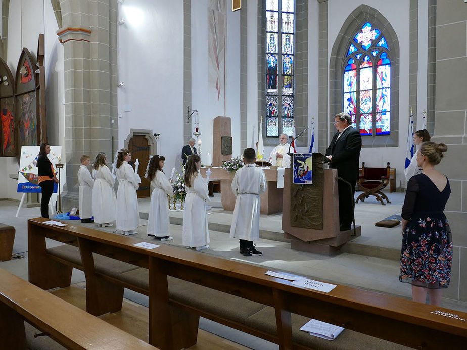 Feier der 1. Heiligen Kommunion in Sankt Crescentius (Foto: Karl-Franz Thiede)